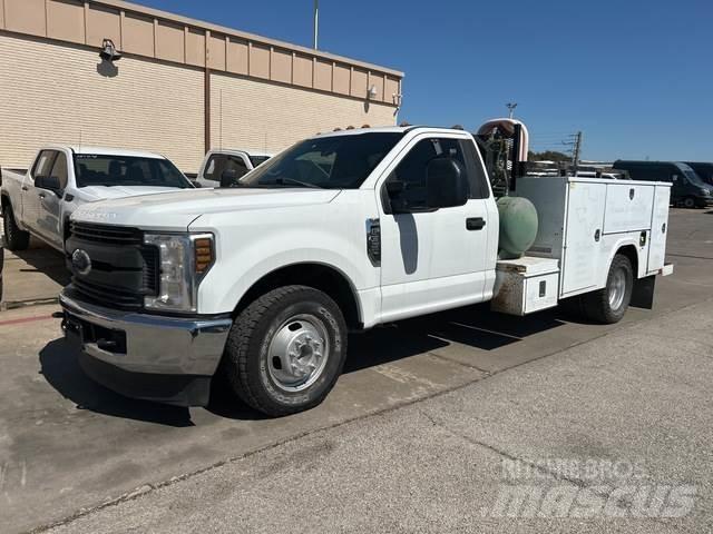 Ford F-350 Nakladacia/sklápacia bočnica