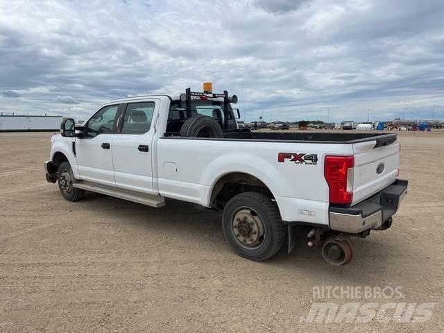 Ford F-350 Iné