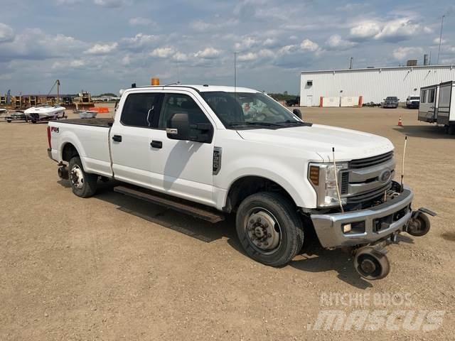 Ford F-350 Iné