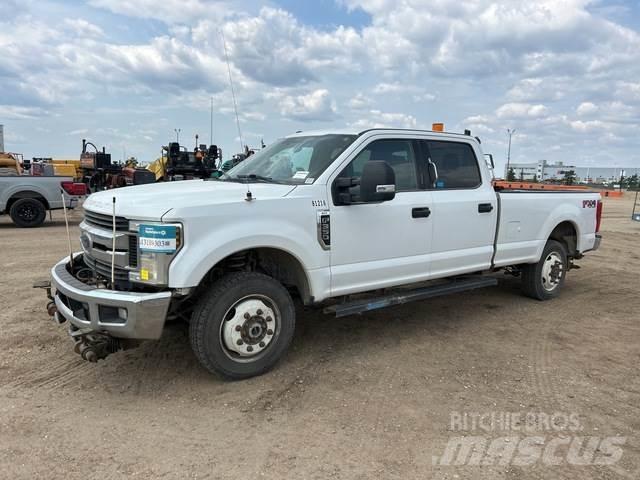 Ford F-350 Iné
