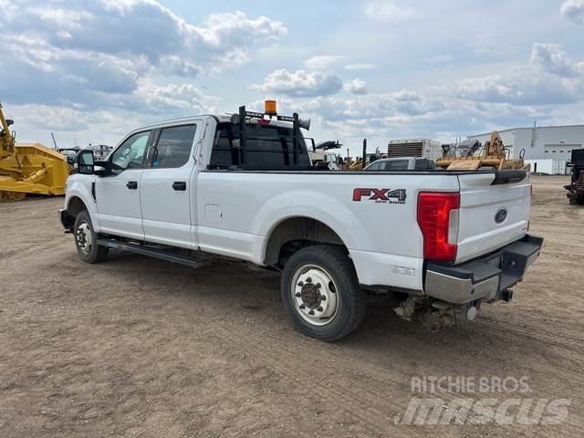 Ford F-350 Iné