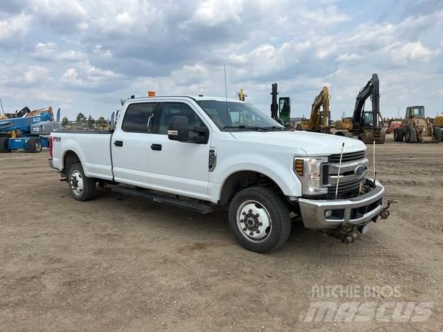 Ford F-350 Iné