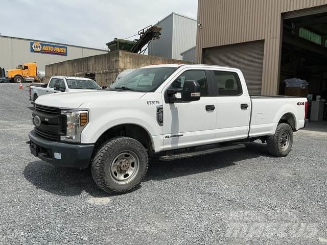 Ford F-350 Iné