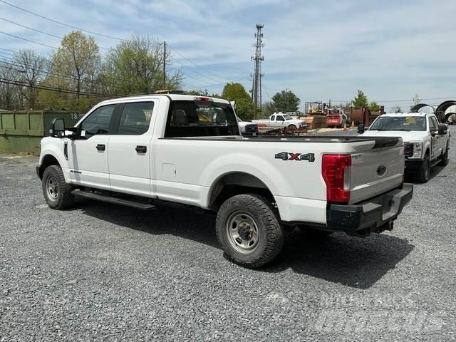 Ford F-350 Iné