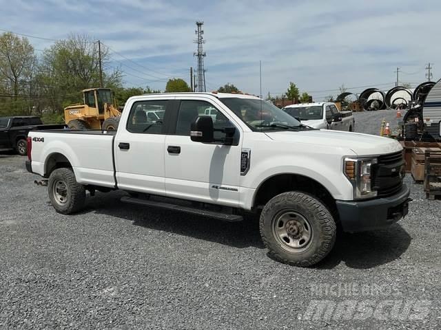 Ford F-350 Iné