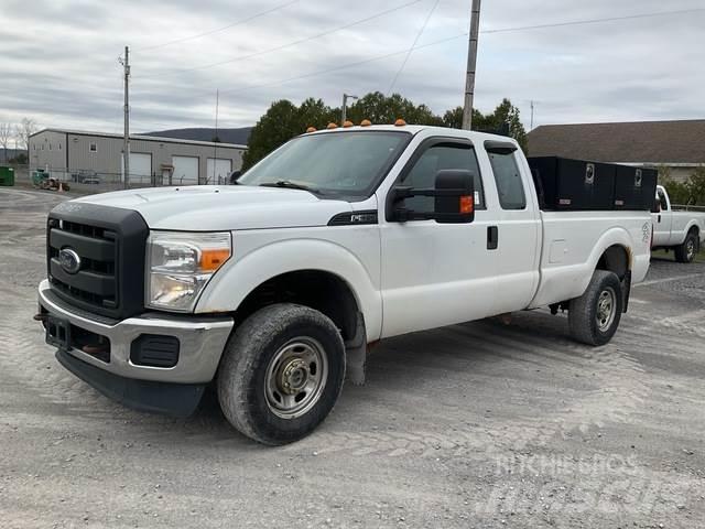 Ford F-350 Iné