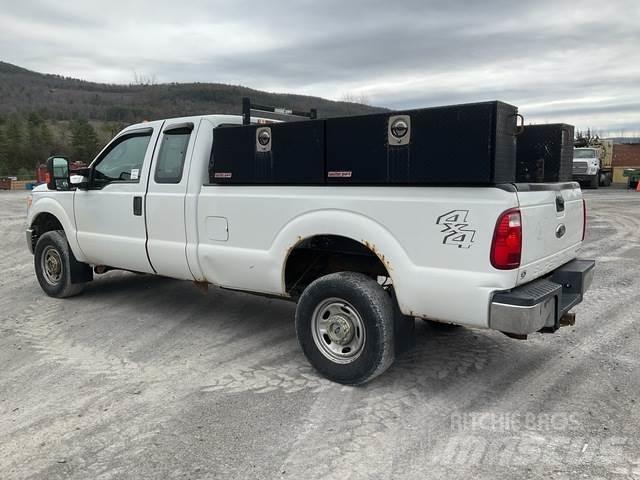 Ford F-350 Iné