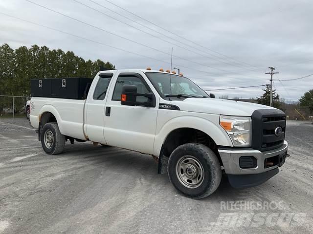 Ford F-350 Iné