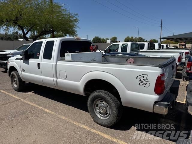 Ford F-350 Iné
