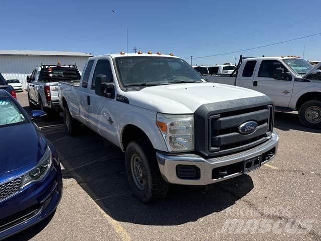 Ford F-350 Iné