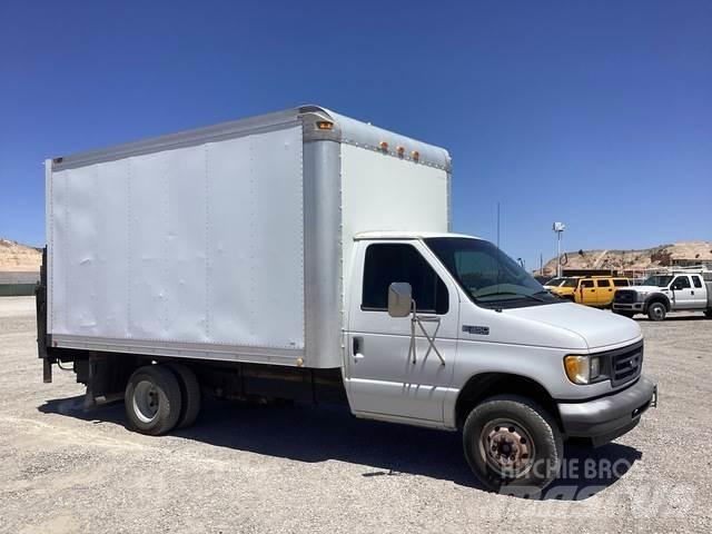 Ford F-350 Skriňová nadstavba