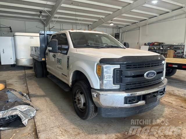 Ford F-350 Plošinové nákladné automobily/nákladné automobily so sklápacími bočnicami