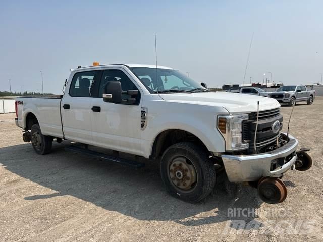 Ford F-350 Iné