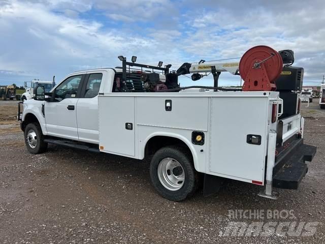 Ford F-350 Komunálne / Multi-úžitkové vozidlá
