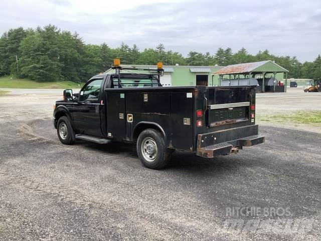 Ford F-350 Nakladacia/sklápacia bočnica