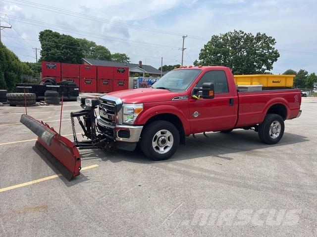 Ford F-350 Iné