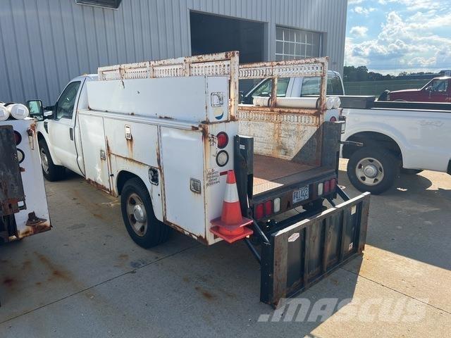 Ford F-350 Nakladacia/sklápacia bočnica