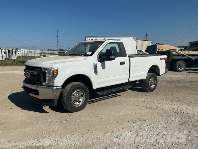 Ford F-350 Nakladacia/sklápacia bočnica