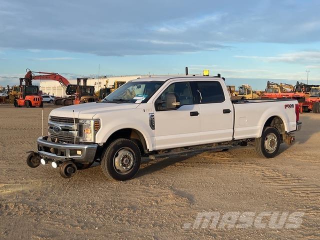 Ford F-350 Nakladacia/sklápacia bočnica