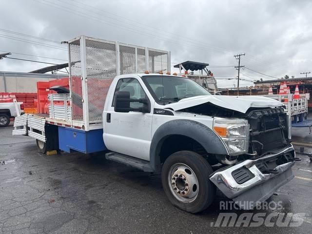Ford F-450 Plošinové nákladné automobily/nákladné automobily so sklápacími bočnicami
