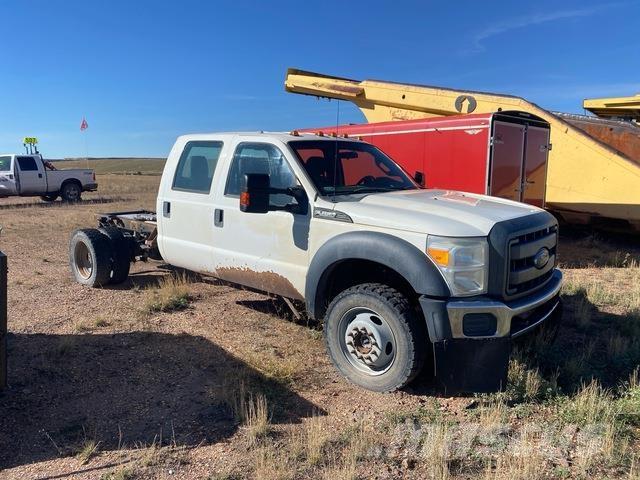 Ford F-450 Kabíny a interiér