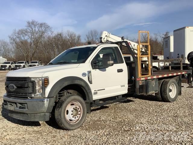 Ford F-550 Plošinové nákladné automobily/nákladné automobily so sklápacími bočnicami