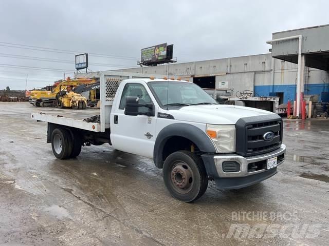 Ford F-550 Plošinové nákladné automobily/nákladné automobily so sklápacími bočnicami