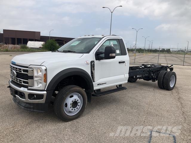 Ford F-550 Kabíny a interiér