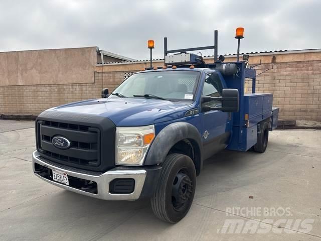 Ford F-550 Nakladacia/sklápacia bočnica