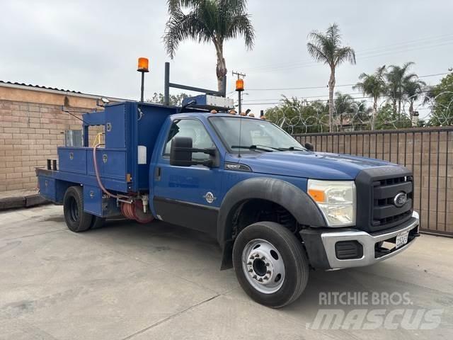 Ford F-550 Nakladacia/sklápacia bočnica
