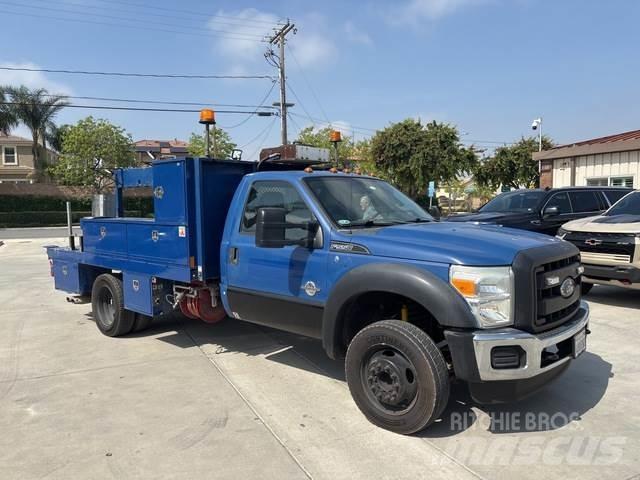 Ford F-550 Nakladacia/sklápacia bočnica