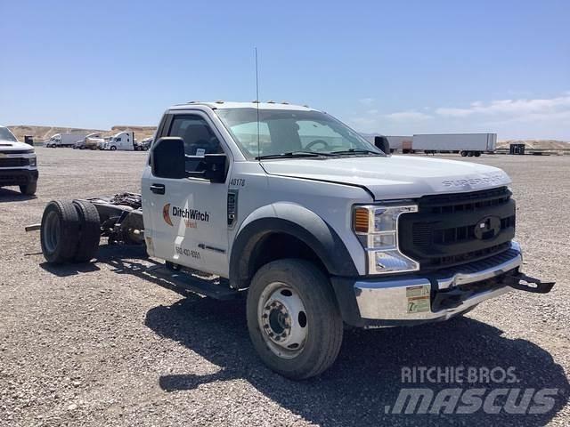 Ford F-550 Kabíny a interiér