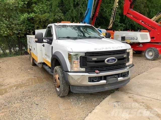 Ford F-550 Komunálne / Multi-úžitkové vozidlá