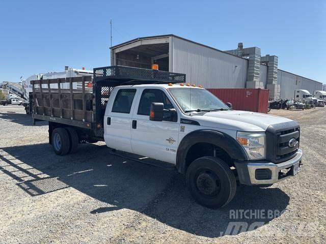 Ford F-550 Plošinové nákladné automobily/nákladné automobily so sklápacími bočnicami