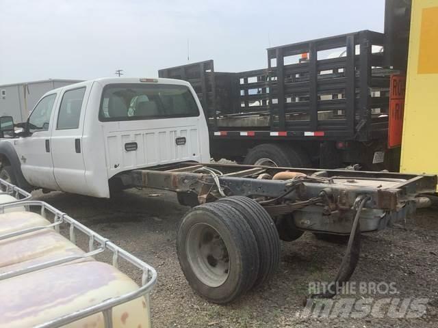 Ford F-550 Kabíny a interiér