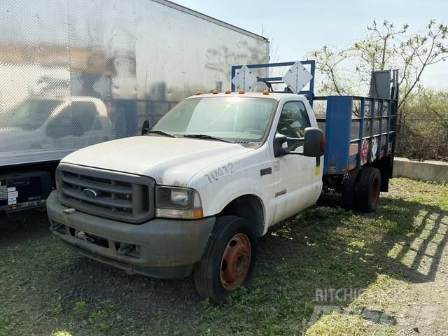 Ford F-550 Plošinové nákladné automobily/nákladné automobily so sklápacími bočnicami