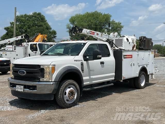 Ford F-550 Komunálne / Multi-úžitkové vozidlá
