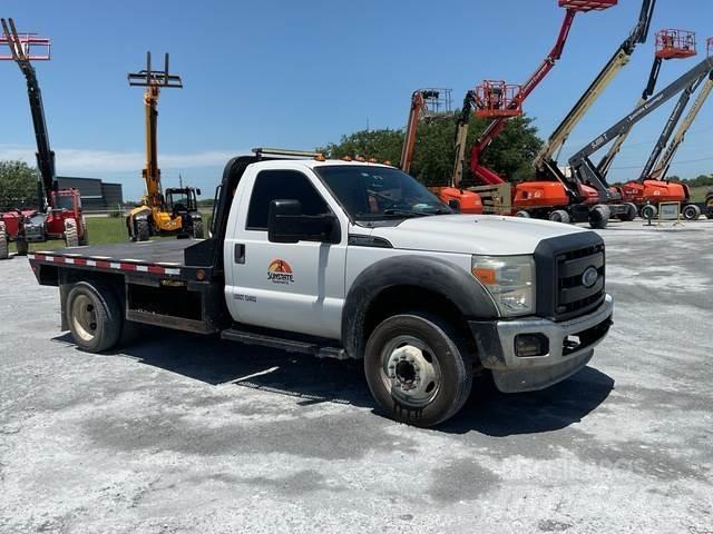 Ford F-550 Plošinové nákladné automobily/nákladné automobily so sklápacími bočnicami
