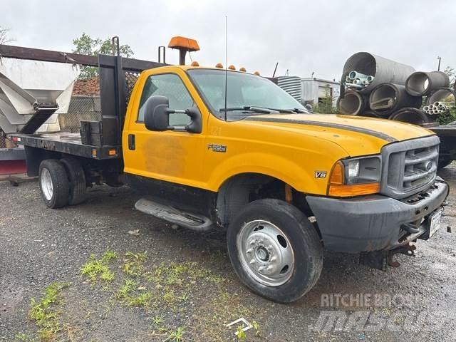 Ford F-550 Plošinové nákladné automobily/nákladné automobily so sklápacími bočnicami