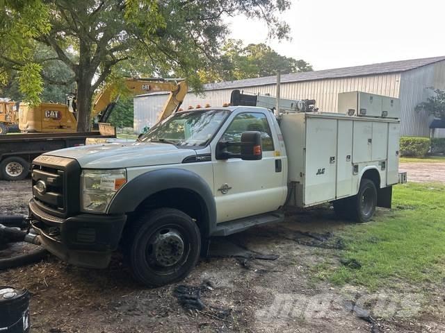 Ford F-550 Komunálne / Multi-úžitkové vozidlá