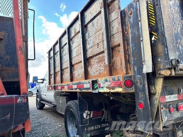 Ford F-550 Plošinové nákladné automobily/nákladné automobily so sklápacími bočnicami