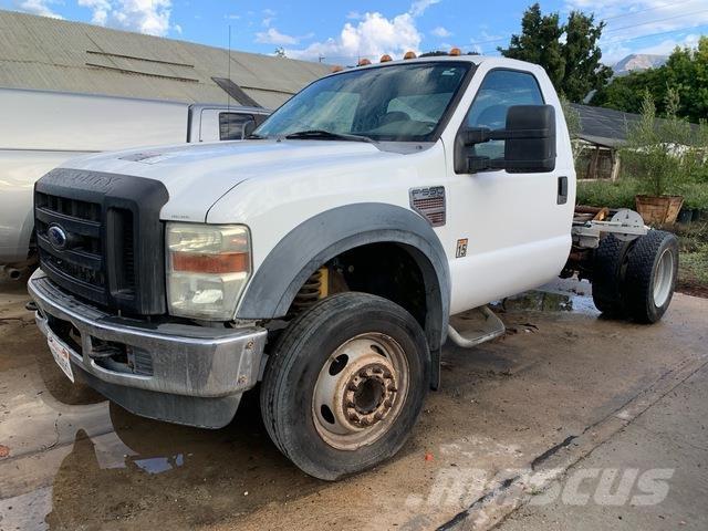 Ford F-550 Kabíny a interiér