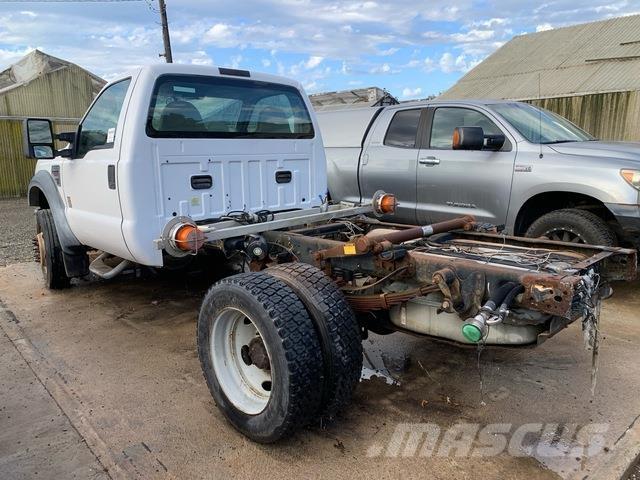Ford F-550 Kabíny a interiér