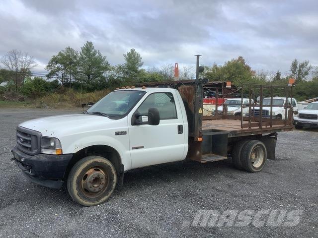 Ford F-550 Plošinové nákladné automobily/nákladné automobily so sklápacími bočnicami