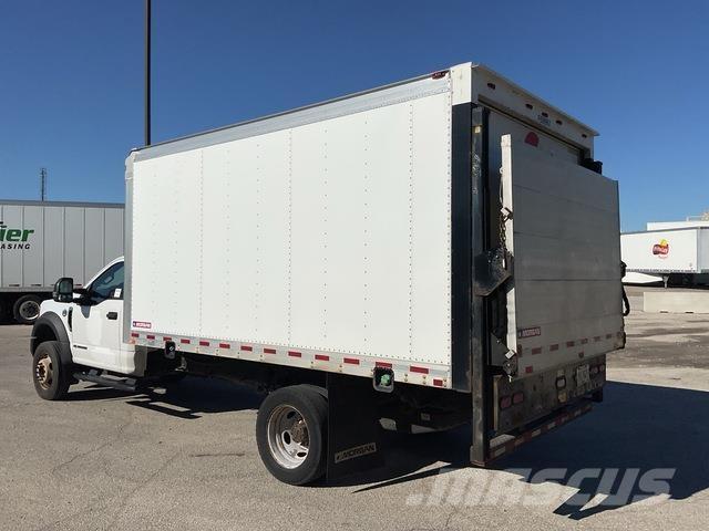 Ford F-550 Skriňová nadstavba