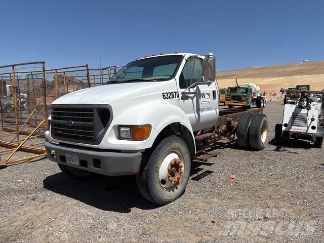 Ford F-650 Kabíny a interiér
