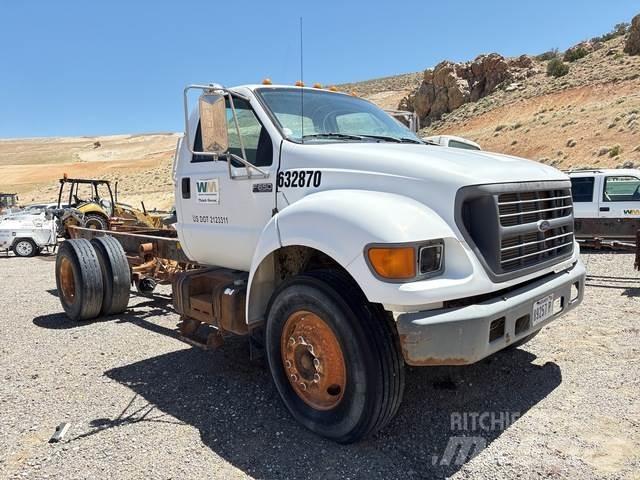 Ford F-650 Kabíny a interiér