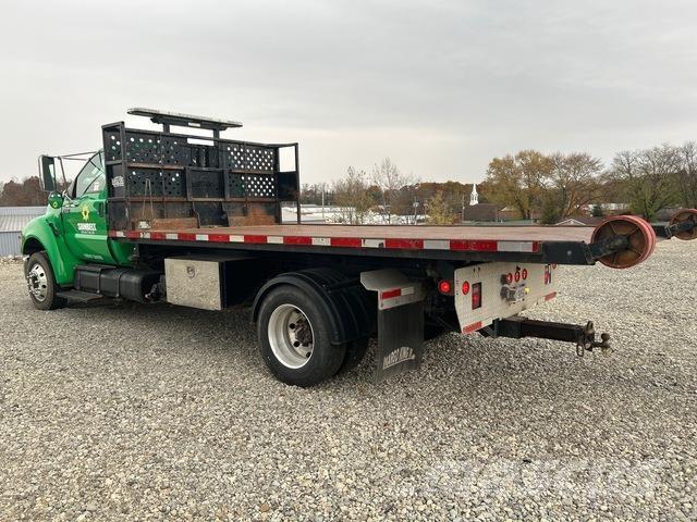 Ford F-650 Hákový nosič kontajnerov