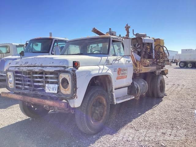 Ford F-700 Mobilná vrtná súprava