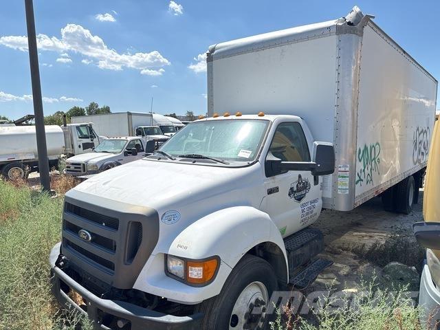 Ford F-750 Skriňová nadstavba